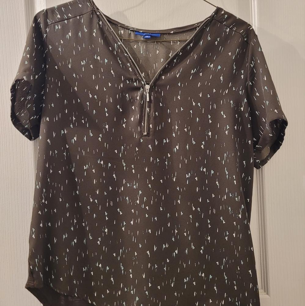 Brown with green and white blouse size Petite Large
